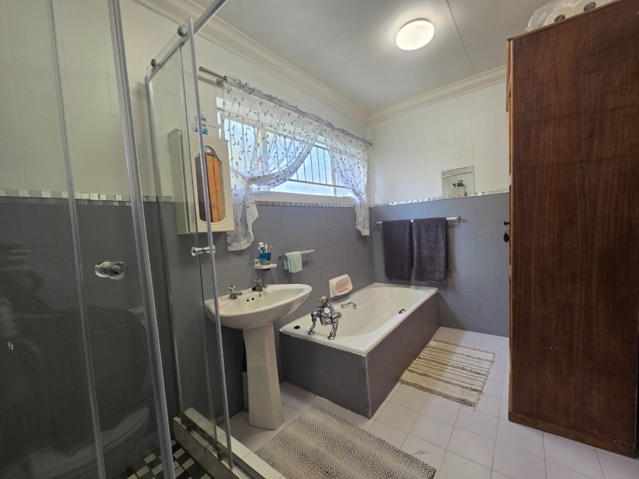 4 Bedroom Property for Sale in Dan Pienaar Free State